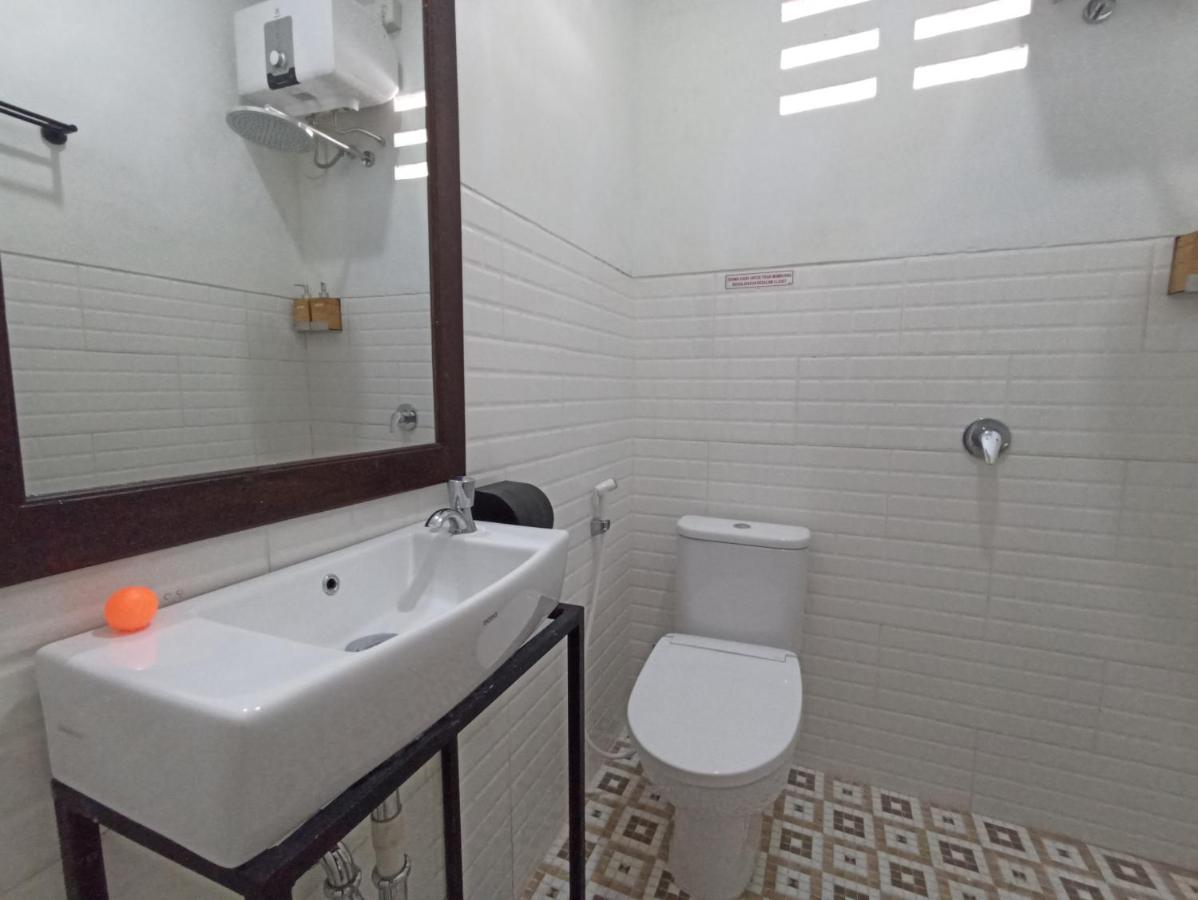 Mruyung Guest House Kota Lama Banyumas Mitra Reddoorz Ngoại thất bức ảnh