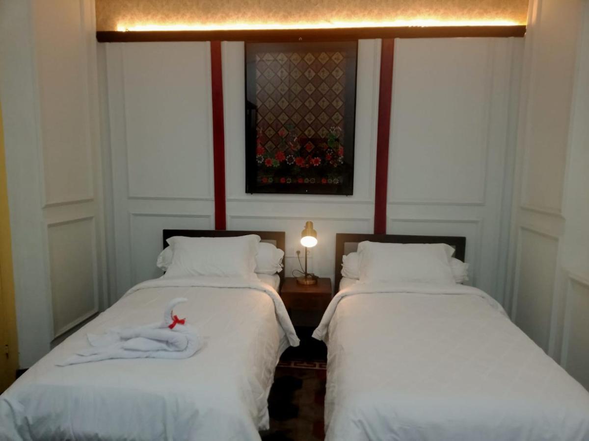 Mruyung Guest House Kota Lama Banyumas Mitra Reddoorz Ngoại thất bức ảnh