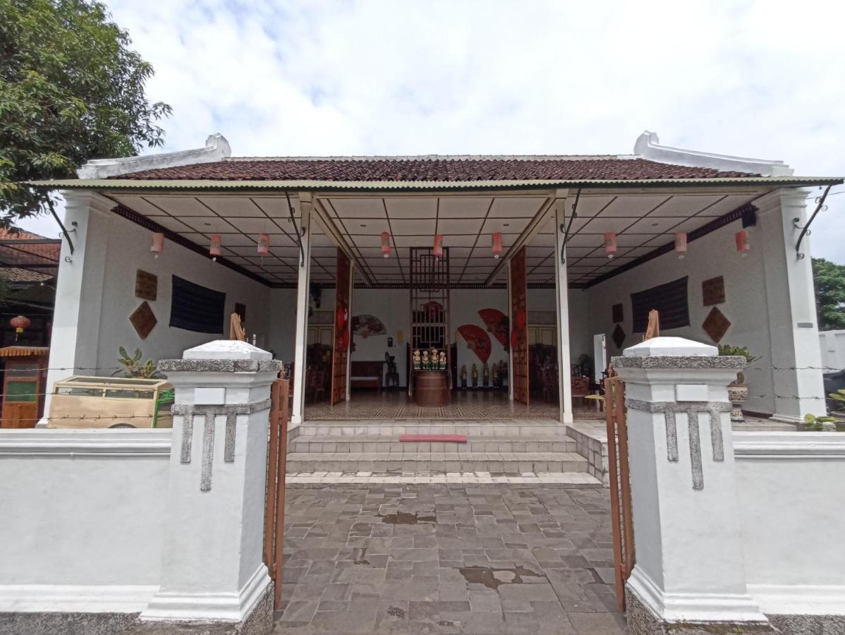 Mruyung Guest House Kota Lama Banyumas Mitra Reddoorz Ngoại thất bức ảnh